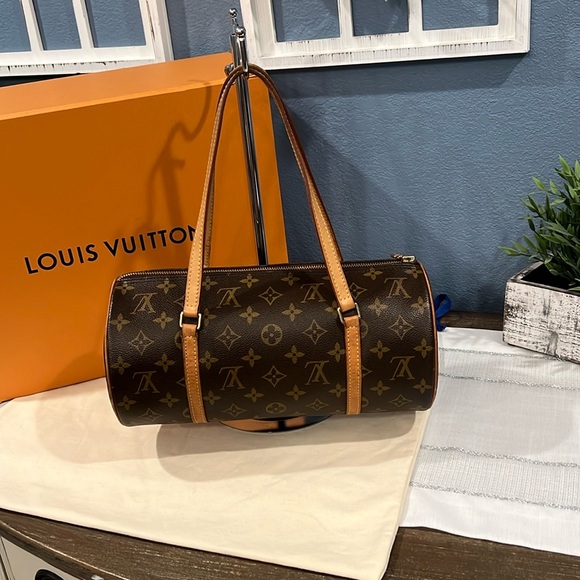 Authentic Louis Vuitton monogram Papillon 30 - Picture 1 of 17